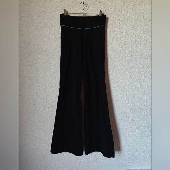 TNA flare leggings - Picture 2 of 5